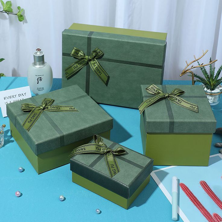 Custom Luxury Cosmetic Packaging Boxes025
